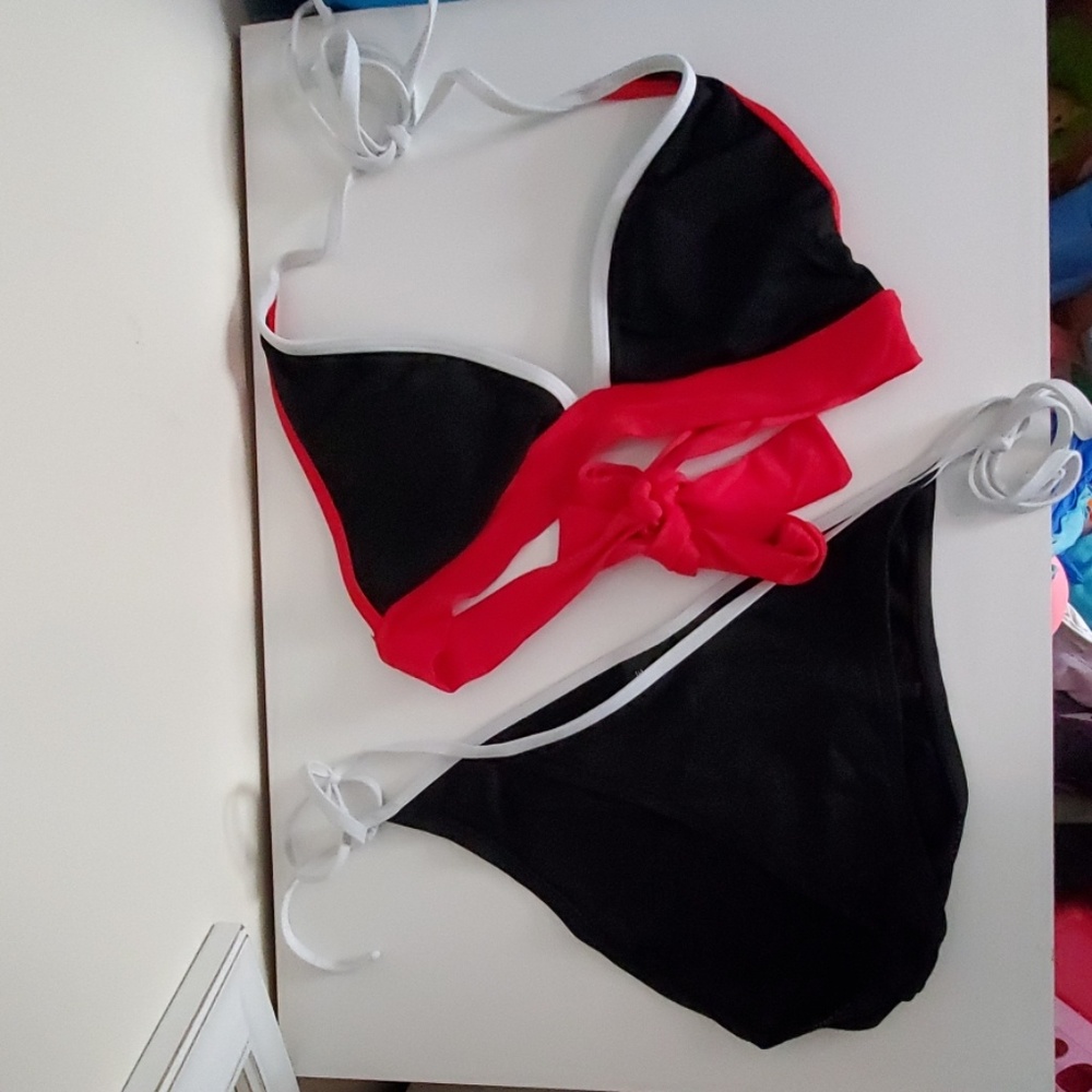 Bikini sporty style tie adjustable black red white